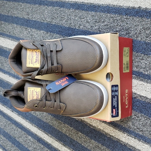 Levi's Other - Levi's Mens Bedford WX size 7 Brown/Tan